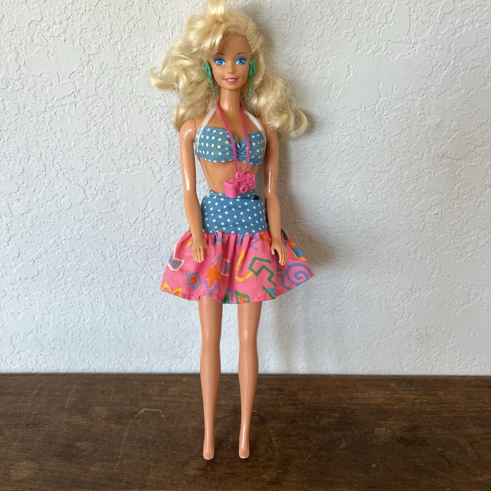 Vintage 1987‎ California Dream Barbie Outfit Camera Earrings